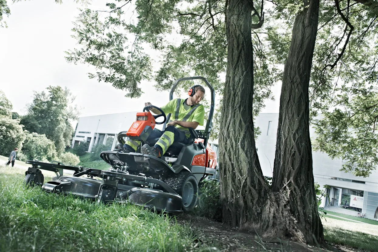 Husqvarna P 525DX mit Kabine – Image 7